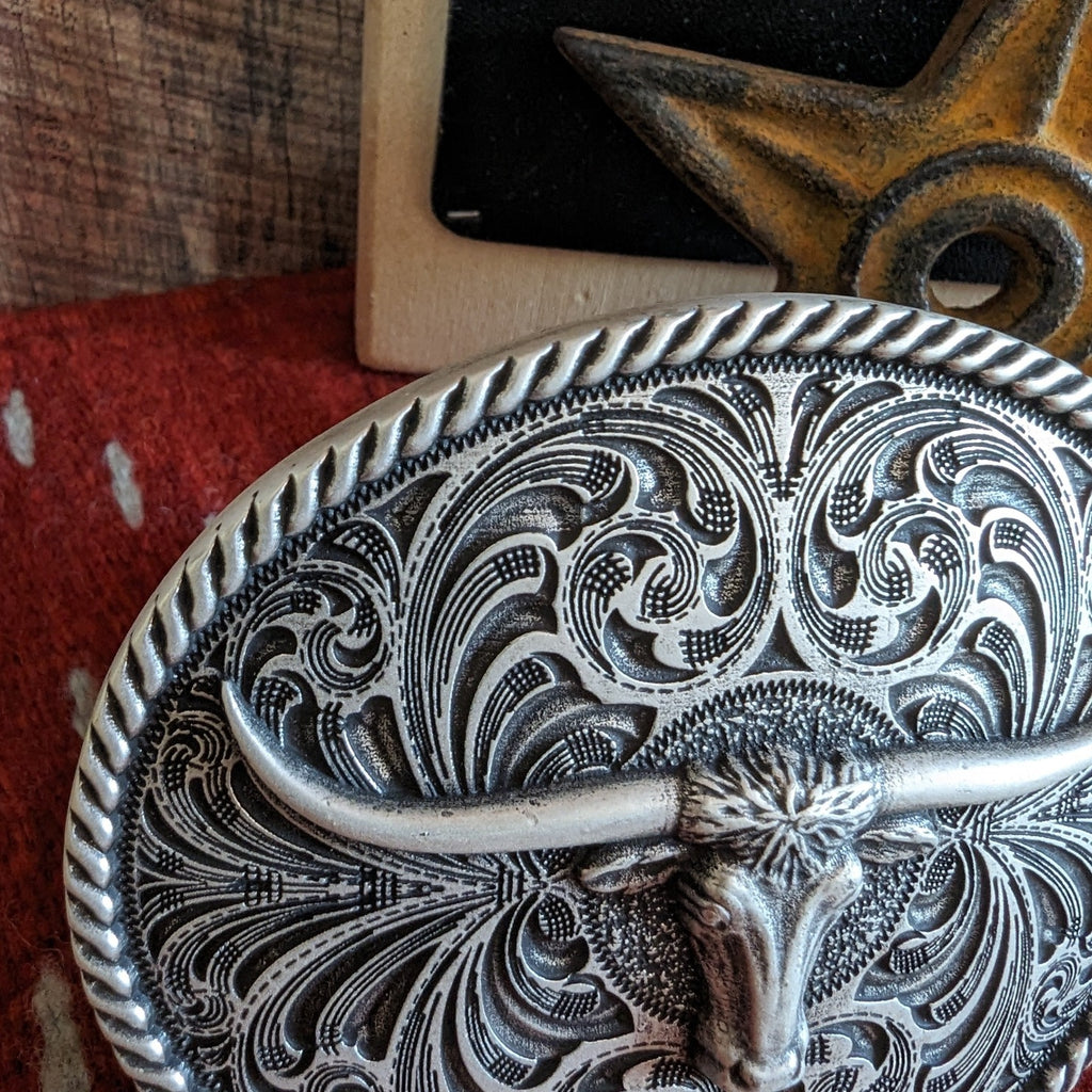 Belt Buckle the "Classic Longhorn" by Montana Silversmiths 61028 detail view