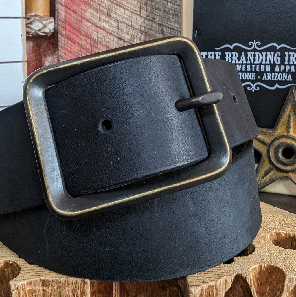 Black Leather Belt "Buckskin" by Justin   C00223 detail view