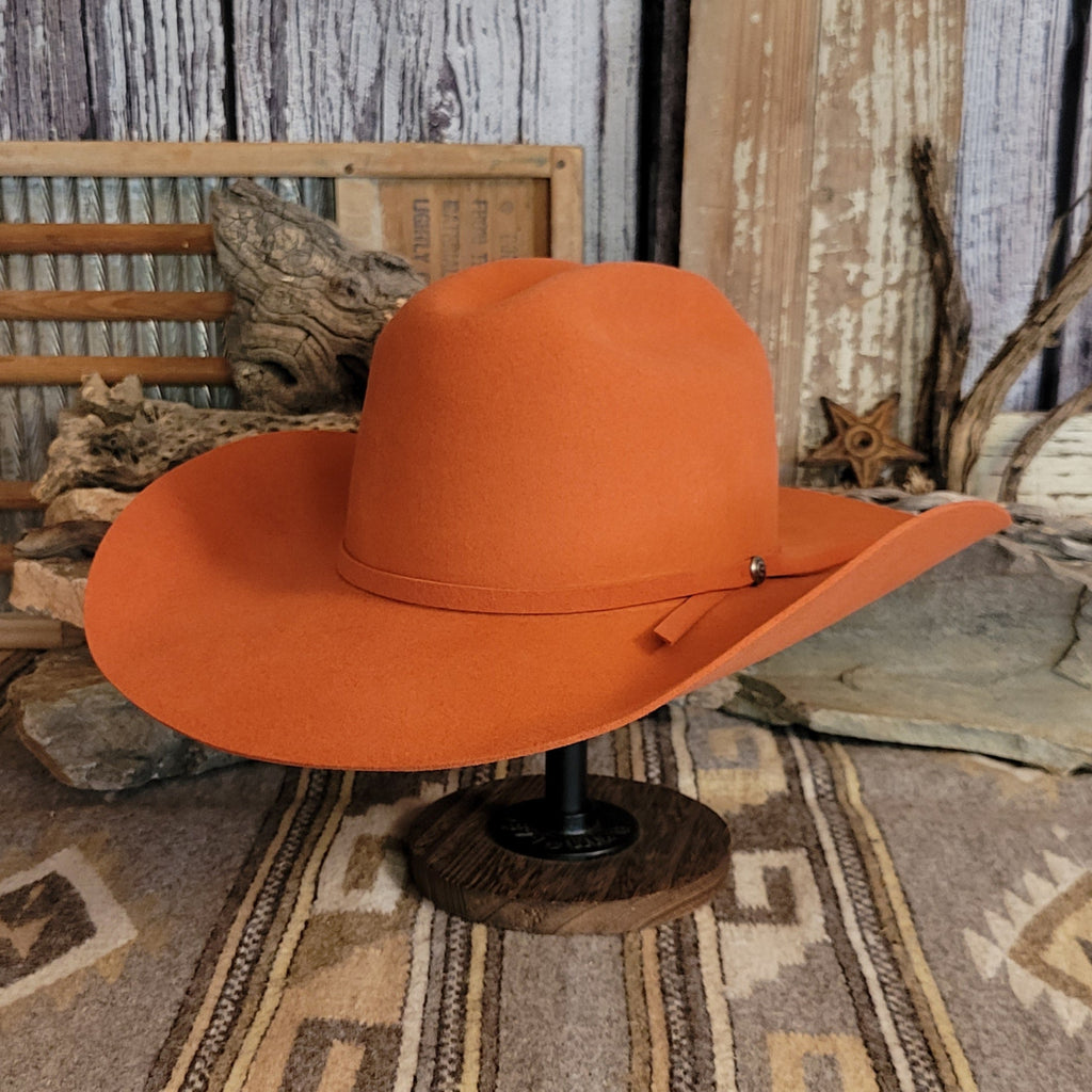 Orange 2X wool felt hat "Payson" with a wide brim and mini concho.