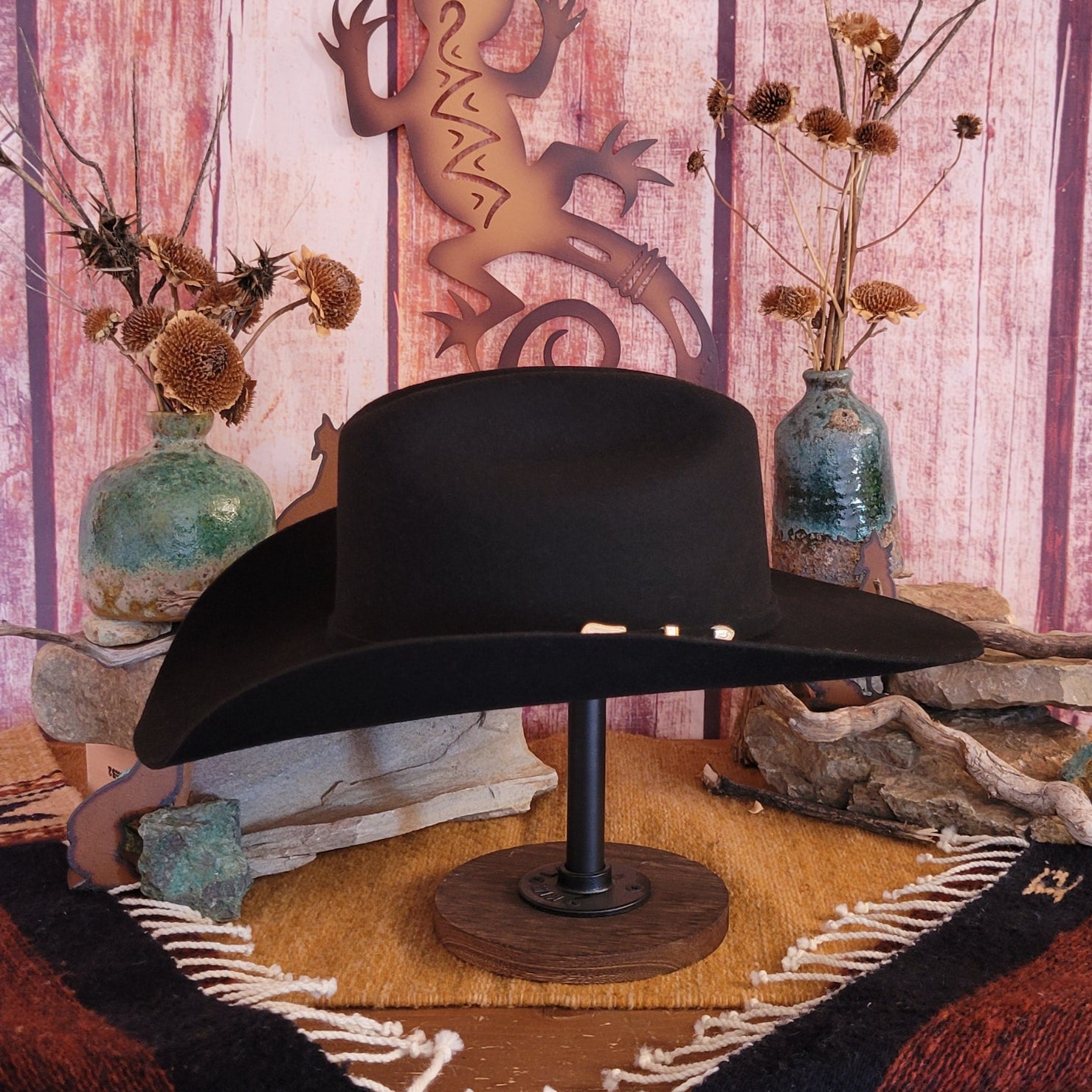 This Stetson Brown Oak Ridge Cowboy Hat features a 4 This Stetson Brown Oak Ridge Cowboy Hat features a 4