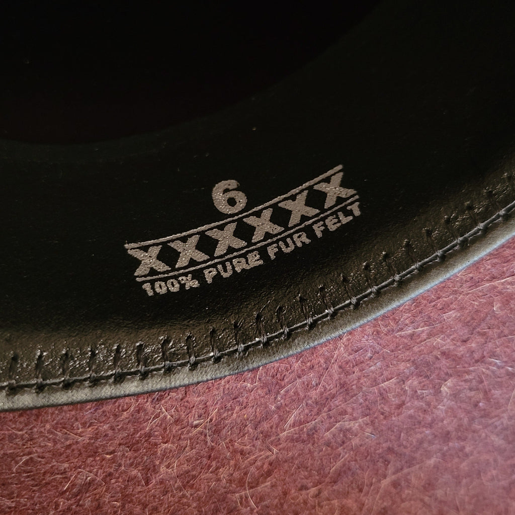 Information of the fur felt hat on the inside of the hand.