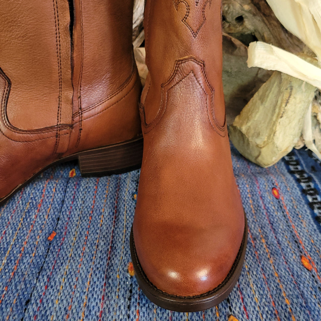 Close-up of the polished appearance of the toe.