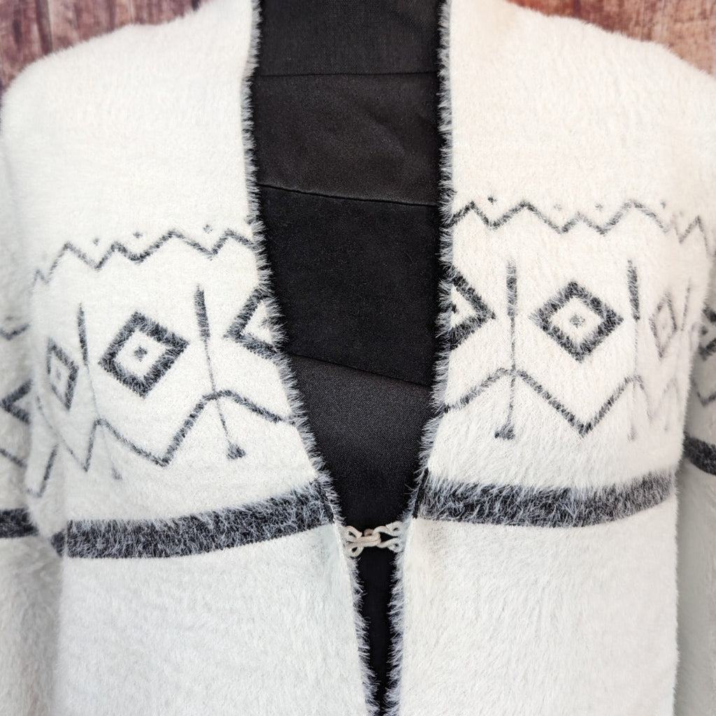 Women's Cardigan "Michelle" by Venario Front Detailed View