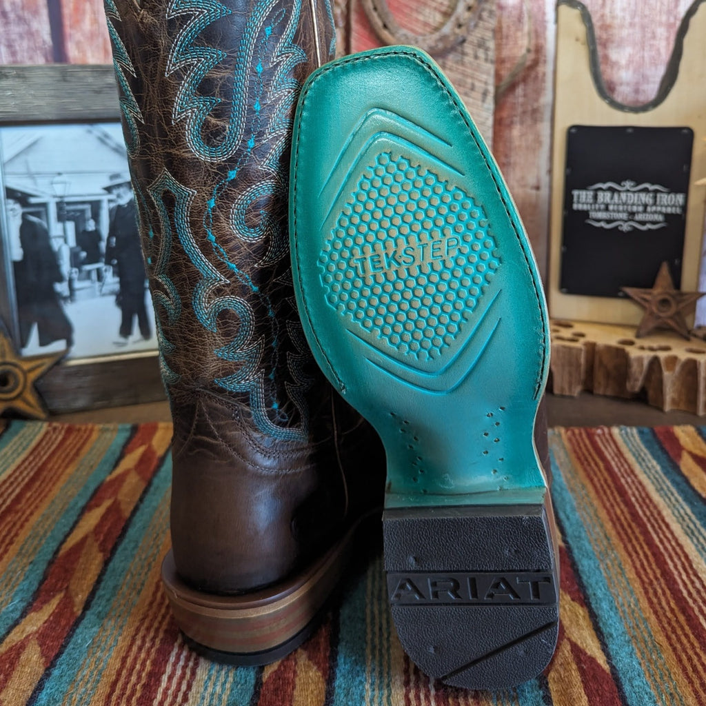 Women's Boot "Futurity Boon" by Ariat Back sole view