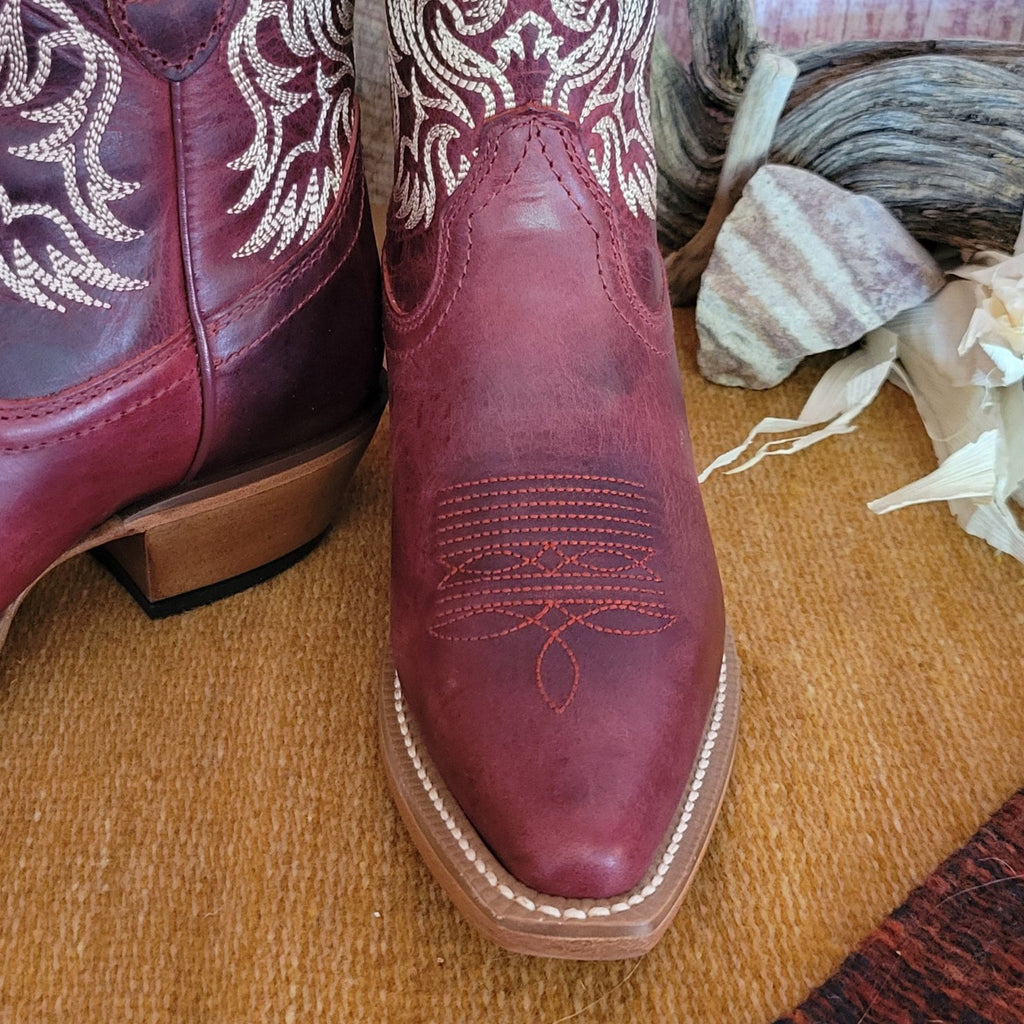 Short Leather Boot "Isabelle" by Justin  VN4220 Detailed View