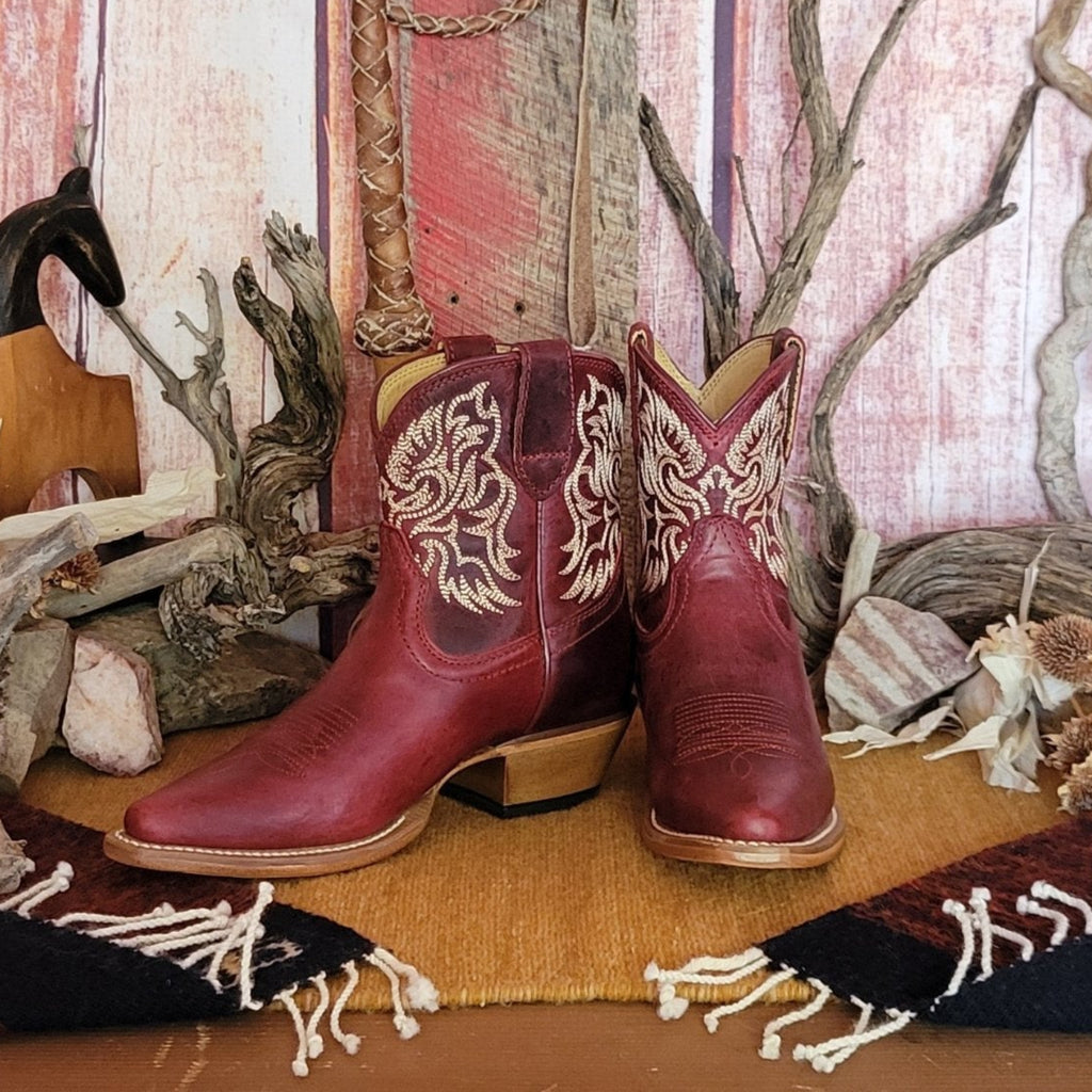 Short Leather Boot "Isabelle" by Justin  VN4220 Front Side View
