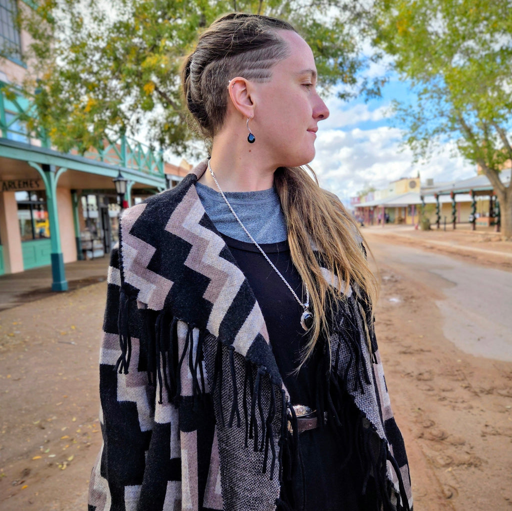 Women's Blanket Style "Barrel" Cardigan by Ariat on model collar view