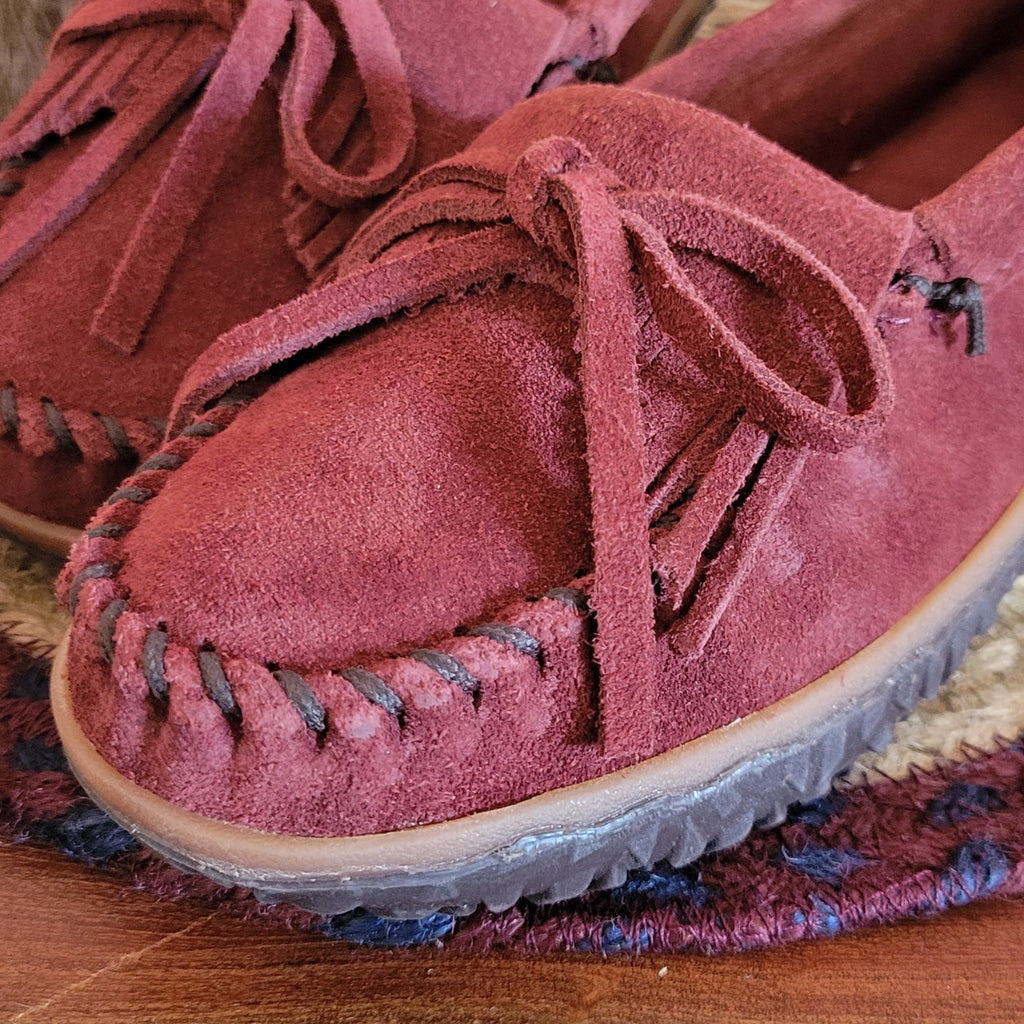 Women's Burgundy Kilty Tread by Minnetonka 379A Detailed View
