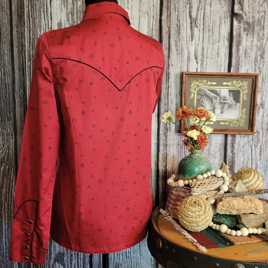 The back features the black detailing and cattle brand print.