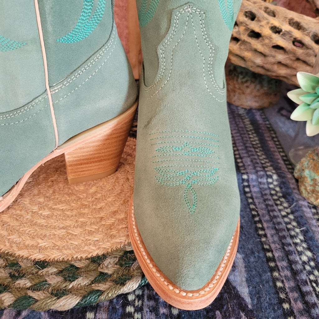 Women's Leather Boot "Quinn" by Ferrini   8486151060B Detailed View