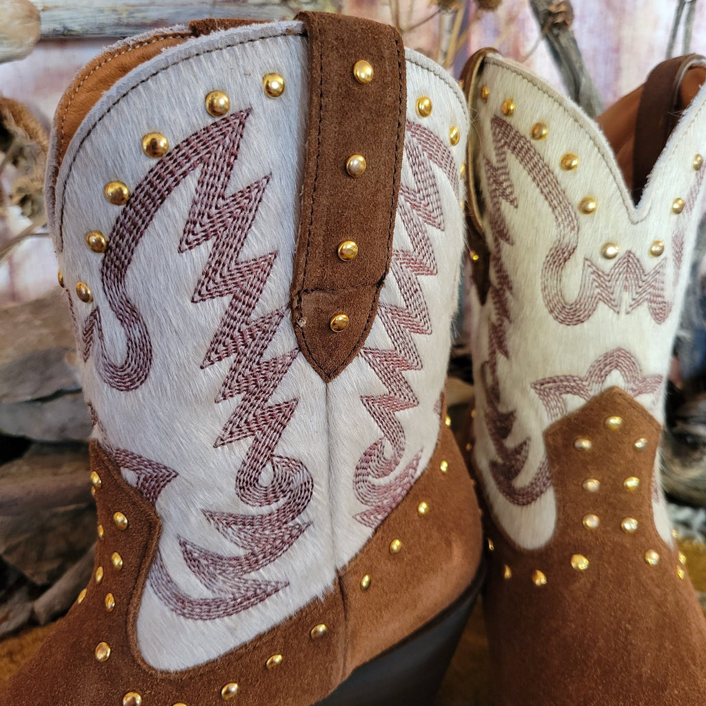 Women's Leather Boot the "Rodeo Queen" by Dan Post DI2222 Detailed Shaft View