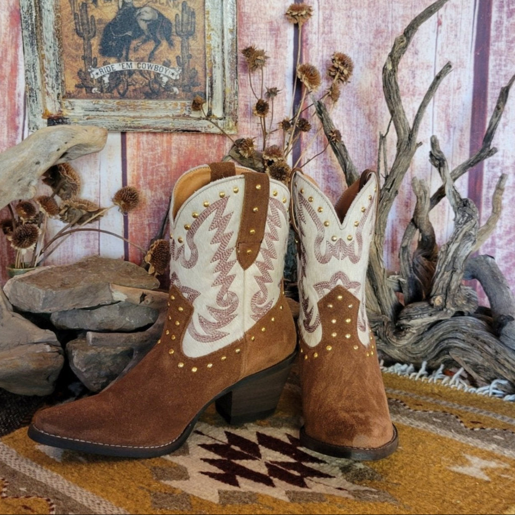 Women's Leather Boot the "Rodeo Queen" by Dan Post DI2222 Front Side View
