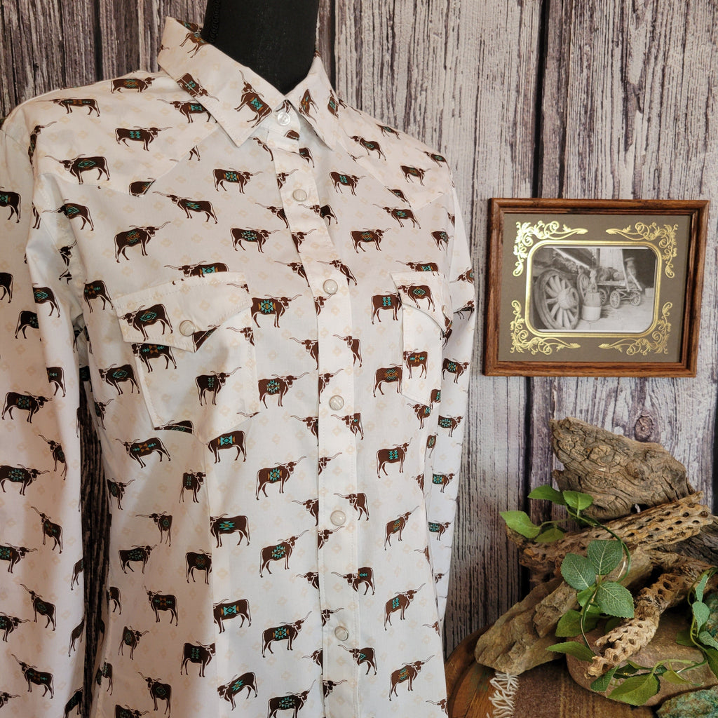Close up of the bull patterns with turquoise accents on the front.
