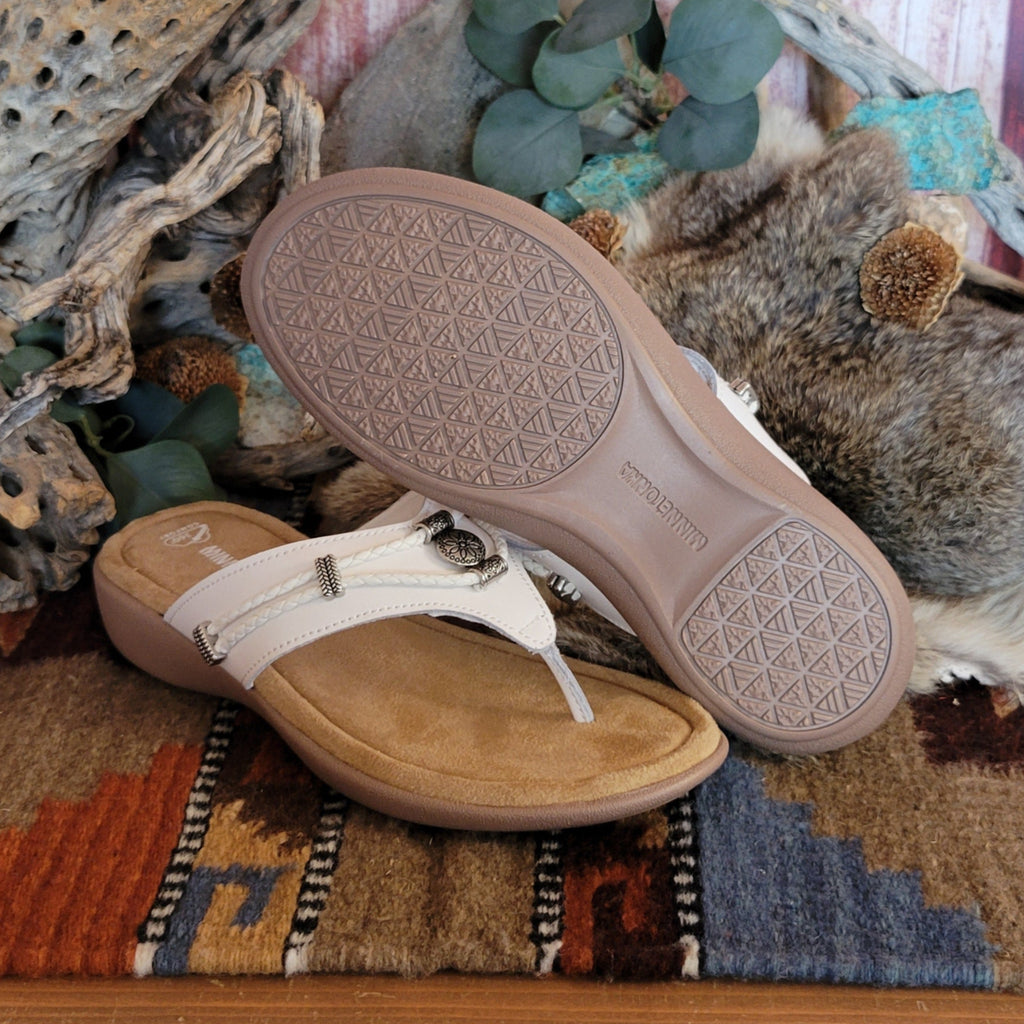 Women's Sandal "White Silverthorne 360" by Minnetonka 504100 Sole View