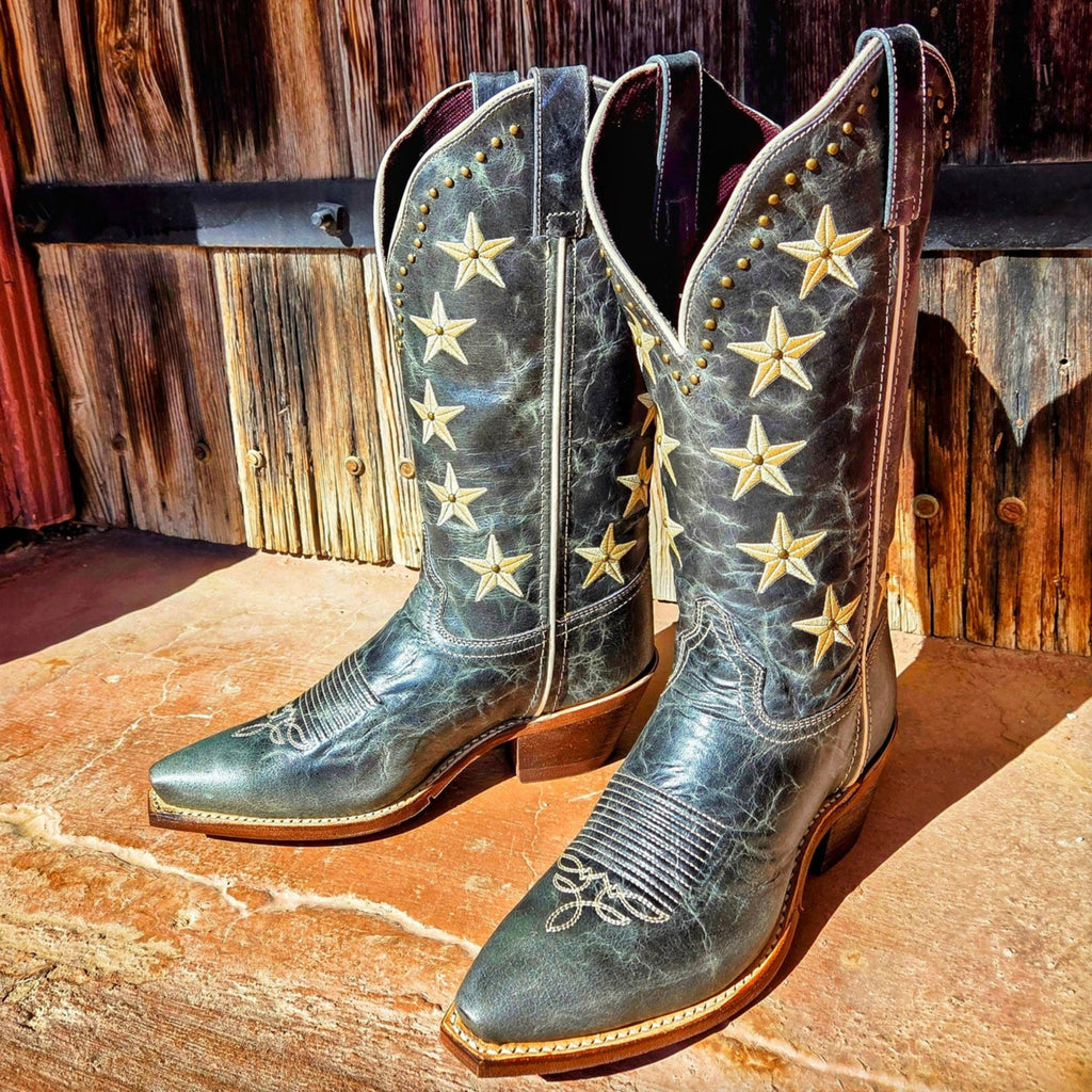 women's snip toe boot "serenade" Laredo close up