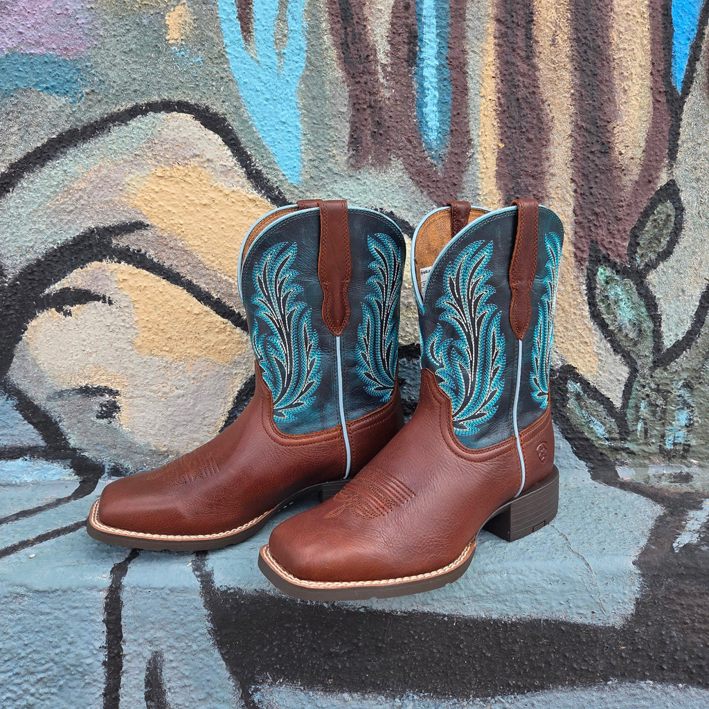 women's leather boots round up filly by Ariat side view