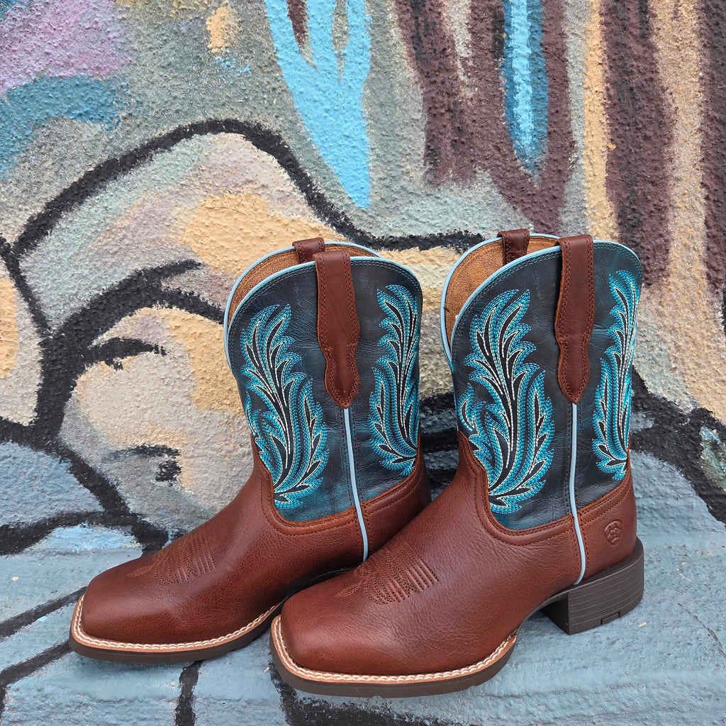 women's leather boots round up filly by Ariat side view