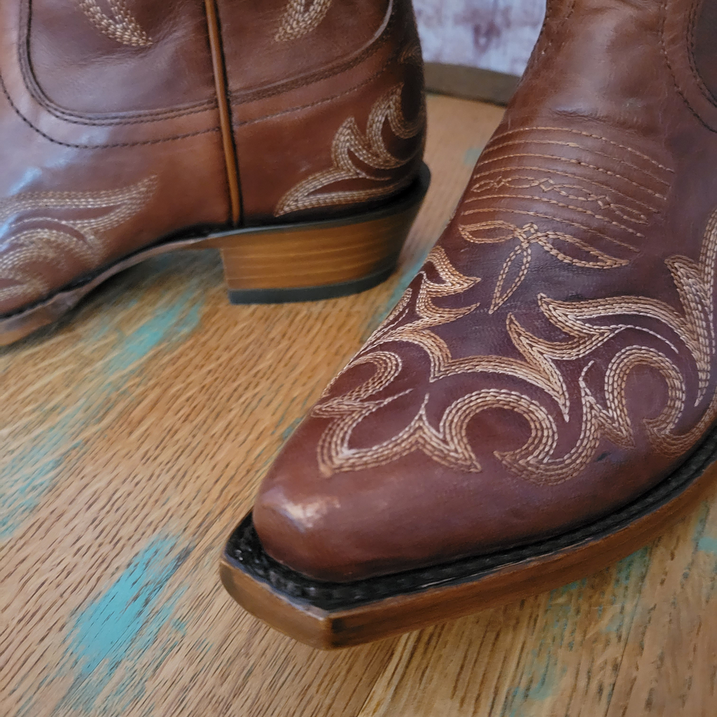 Women's Leather Boots the "Hazen" by Ariat 10042382 detail view