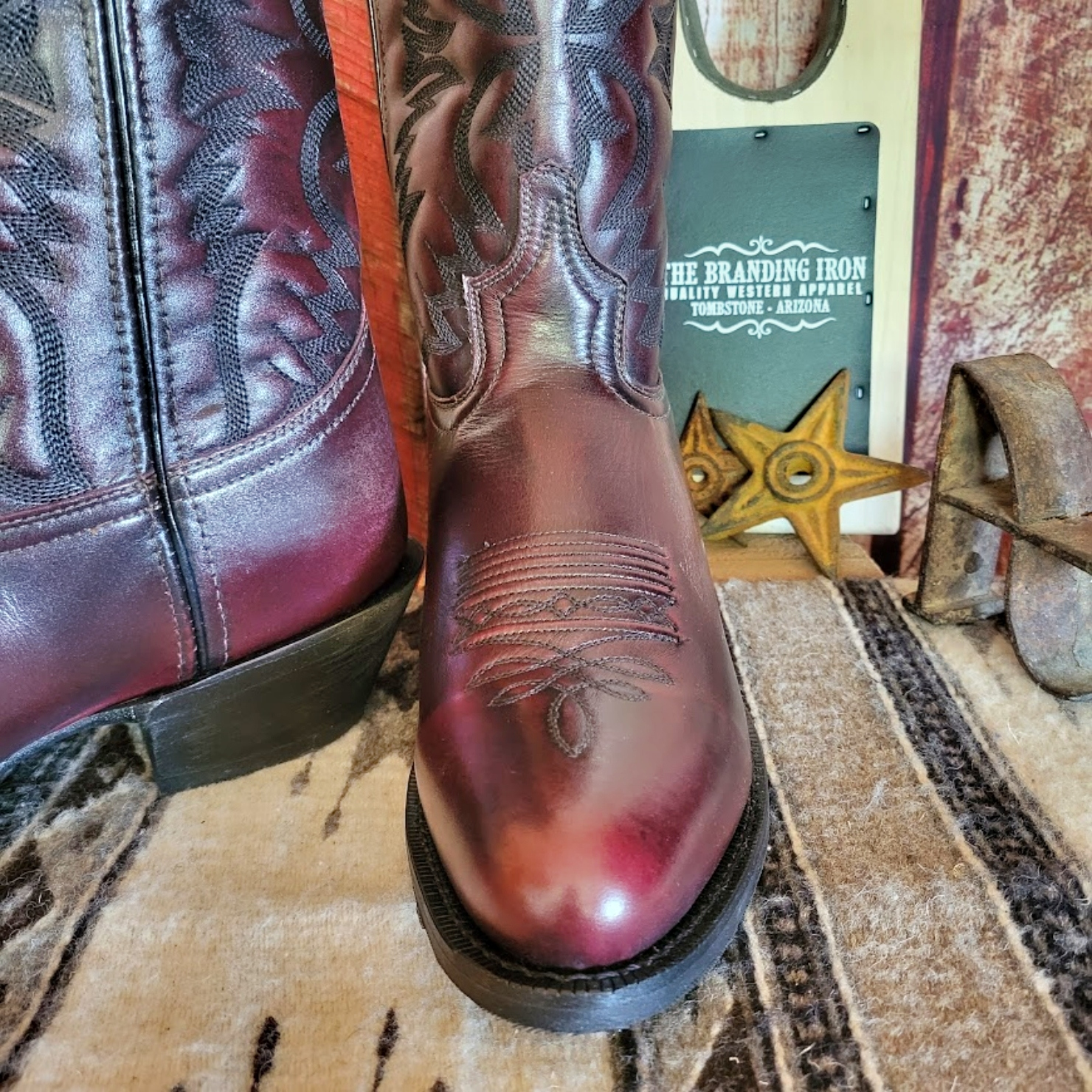 Mens black cherry hot sale cowboy boots