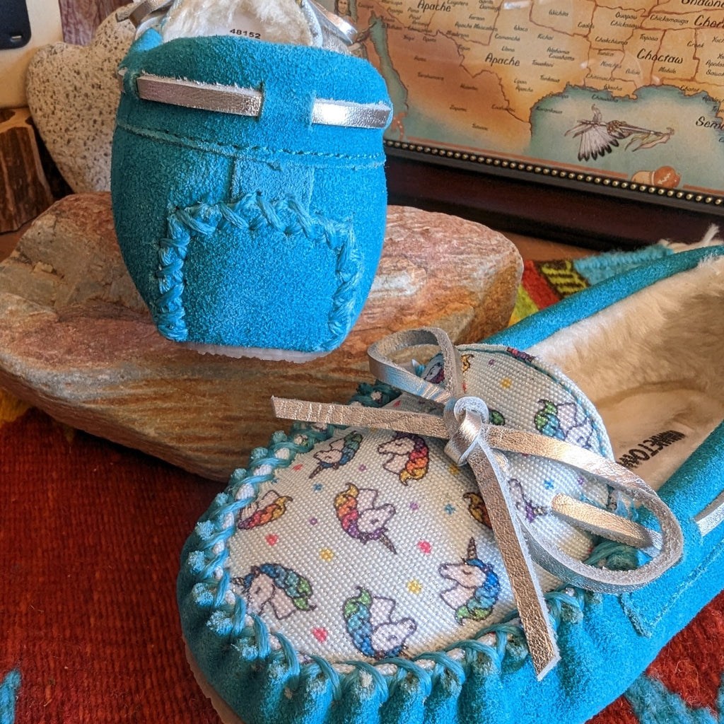  "Cassie" by Minnetonka turquoise 48152  detail view