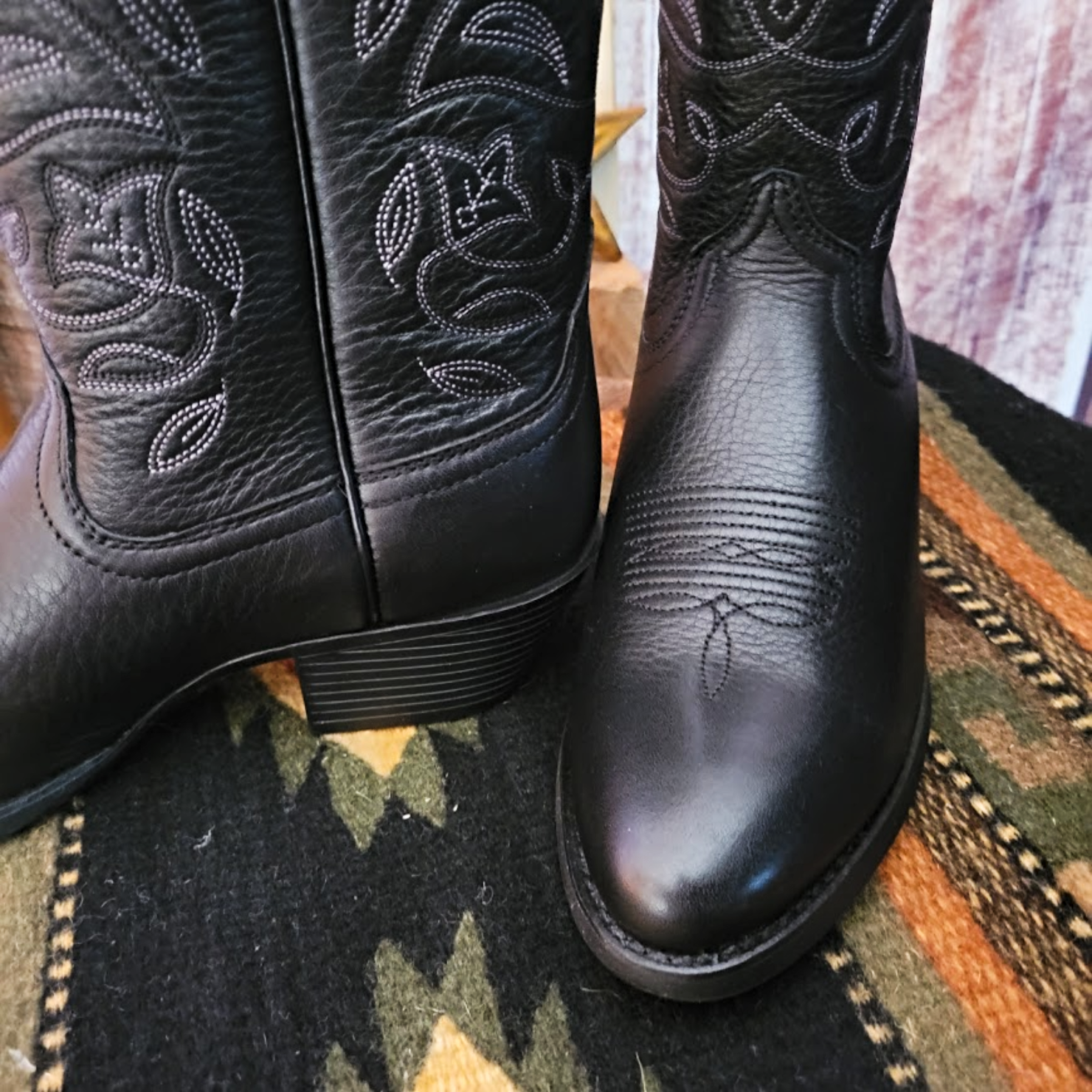 Ariat black leather boots best sale